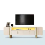 Moss TV ünitesi – beyaz gövdeli, gold detaylı, geniş yüzeyli TV ünitesi tasarımı