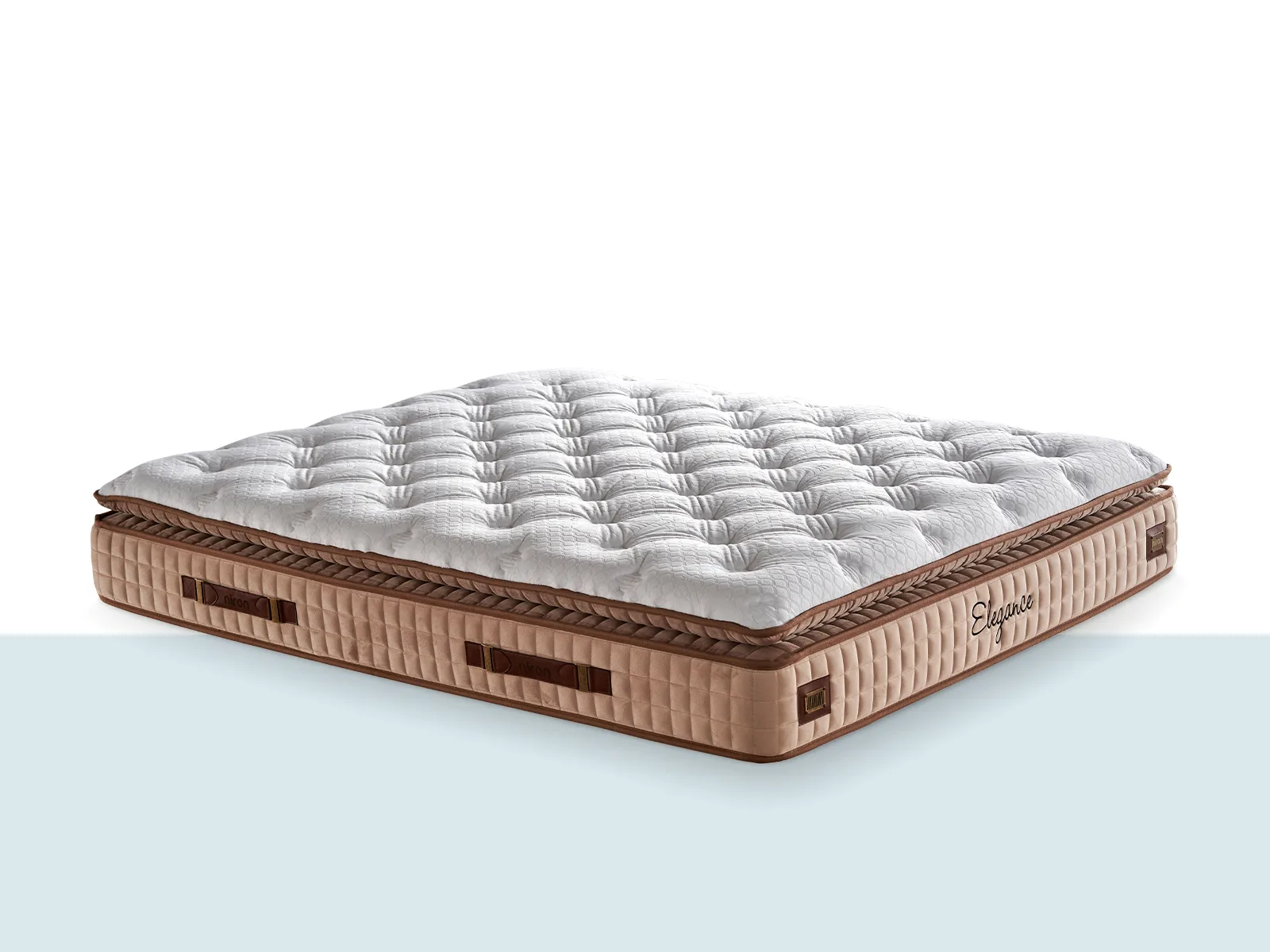 Elegance Yatak | Premium Tek Ürün Görseli Elegance Yatak – kapitone desenli üst yüzey, kahverengi yan panel detaylı premium yatak (tek ürün görseli)