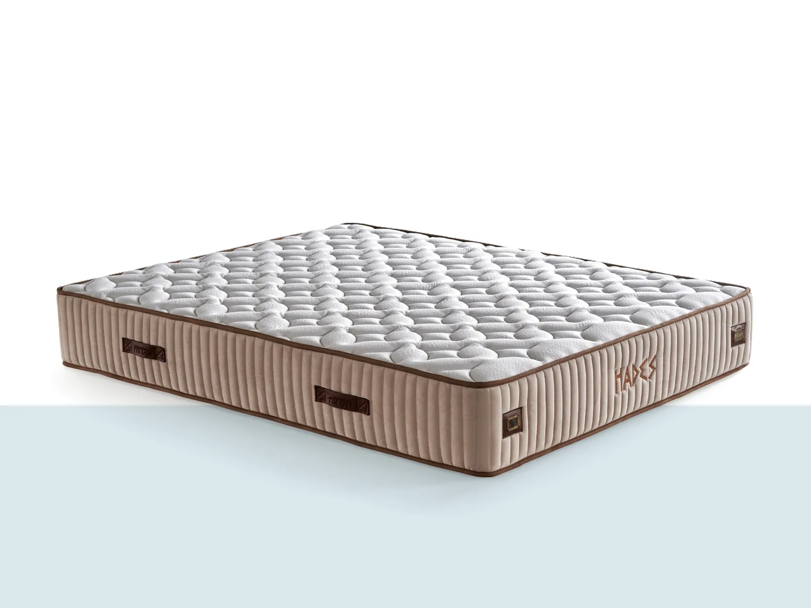 Hades Yatak | Premium Tek Ürün Görseli Hades Yatak – kapitone desenli üst yüzey, bej yan panel detaylı premium yatak (tek ürün görseli)